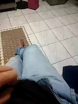 Snapshot of gatmoreno1 chatting on 10/28/25, 09:14 gatmoreno1 online show from 10/28/25, 09:14