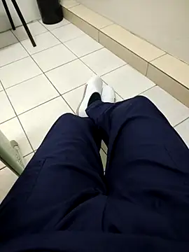 Snapshot of gatmoreno1 chatting on 09/23/25, 04:36 gatmoreno1 online show from 09/23/25, 04:36