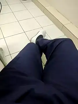 Snapshot of gatmoreno1 chatting on 09/30/25, 05:08 gatmoreno1 online show from 09/30/25, 05:08