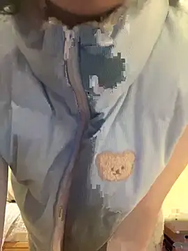 Snapshot of Golin-24 chatting on 12/18/25, 05:17 Golin-24 online show from 12/18/25, 05:17