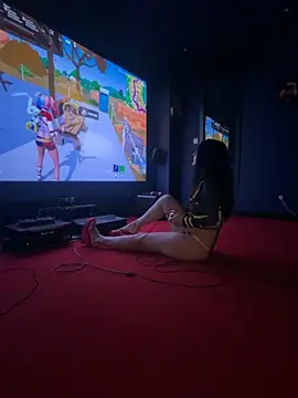 Snapshot of lenalux chatting on 11/26/25, 02:17 lenalux online show from 11/26/25, 02:17