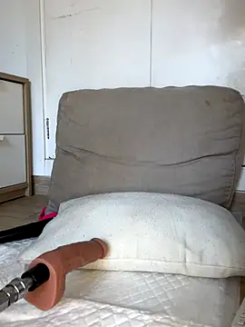 AlaskaLover online show from 10/25/25, 09:08