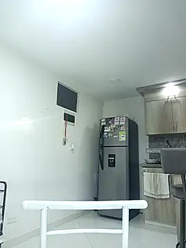 Snapshot of vanyacam_ chatting on 11/25/25, 12:33 vanyacam online show from 11/25/25, 12:33