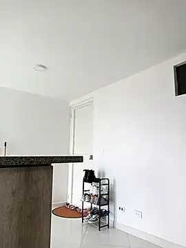 Snapshot of vanyacam_ chatting on 02/10/25, 01:44 vanyacam online show from 02/10/25, 01:44