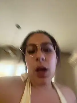 Snapshot of cheke42000 chatting on 01/04/25, 10:34 cheke42000 online show from 01/04/25, 10:34