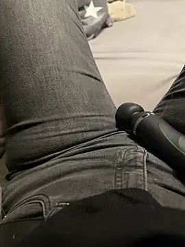 Ana-05 online show from 10/30/25, 07:44