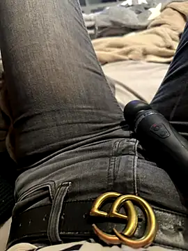 Ana-05 online show from 10/28/25, 07:24