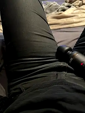 Ana-05 online show from 11/13/25, 07:07