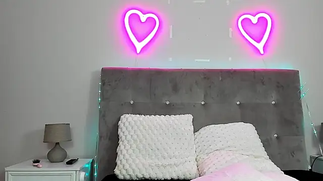 Snapshot of kayladiamond_ chatting on 10/01/25, 04:39 kayladiamond online show from 10/01/25, 04:39
