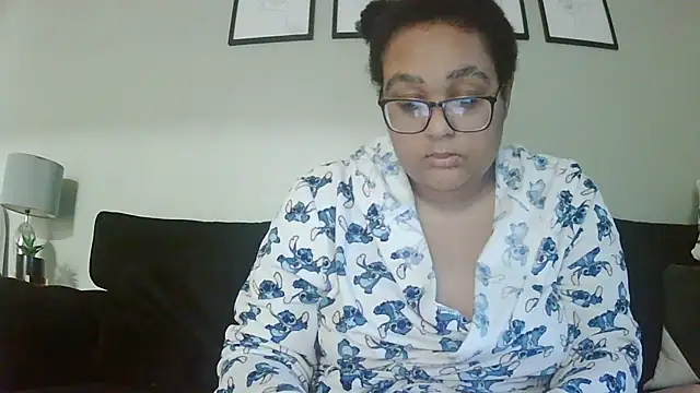 vanilla chocolate23 online show from 10/16/25, 06:43