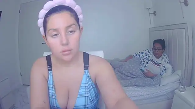 vanilla chocolate23 online show from 02/24/26, 09:32