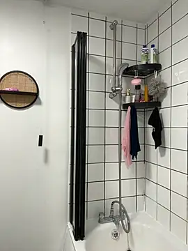 vanilla chocolate23 online show from 10/17/25, 02:19