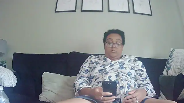 vanilla chocolate23 online show from 11/05/25, 09:23