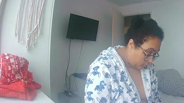 vanilla chocolate23 online show from 02/16/26, 11:42