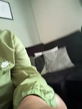 vanilla chocolate23 online show from 05/20/26, 10:01