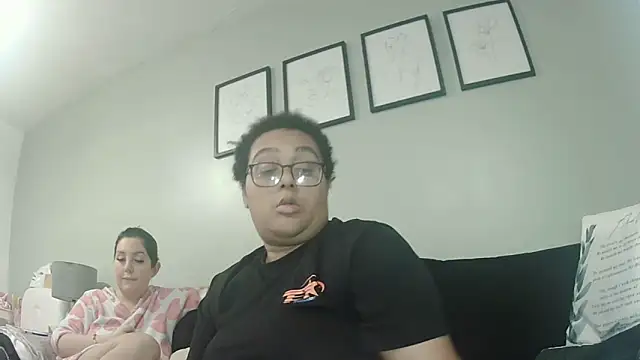 vanilla chocolate23 online show from 11/23/25, 11:53