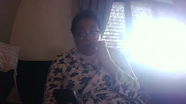 vanilla chocolate23 online show from 12/14/25, 12:11