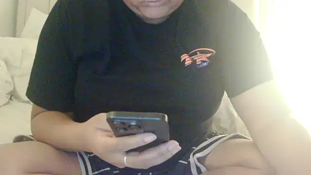 vanilla chocolate23 online show from 11/02/25, 10:48