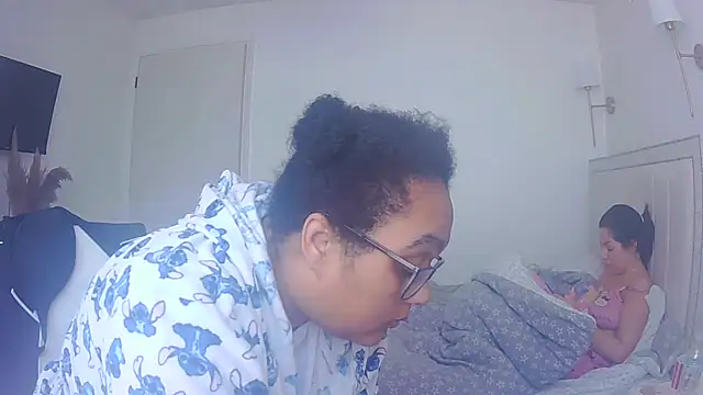 vanilla chocolate23 online show from 04/07/26, 09:33