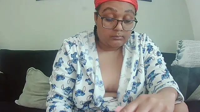 vanilla chocolate23 online show from 10/02/25, 11:35