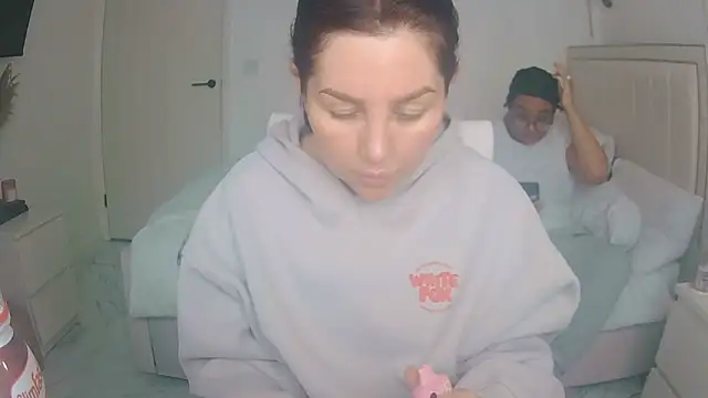 vanilla chocolate23 online show from 03/31/26, 11:45