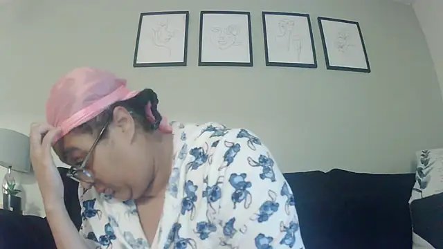 vanilla chocolate23 online show from 10/07/25, 06:58