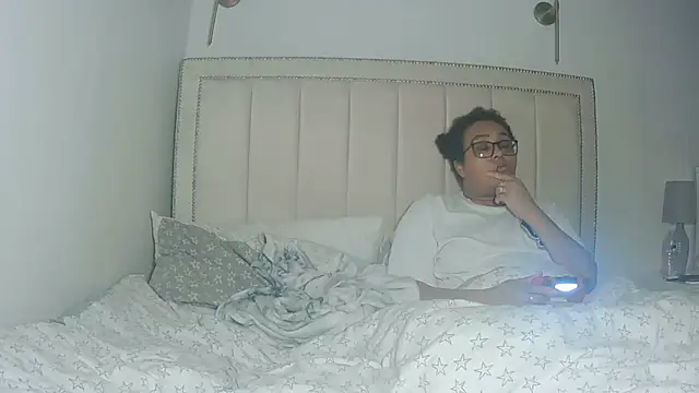 vanilla chocolate23 online show from 02/21/26, 10:23