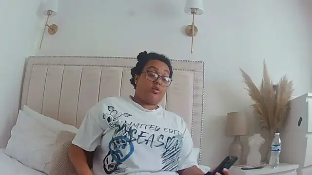 vanilla chocolate23 online show from 09/14/25, 11:21