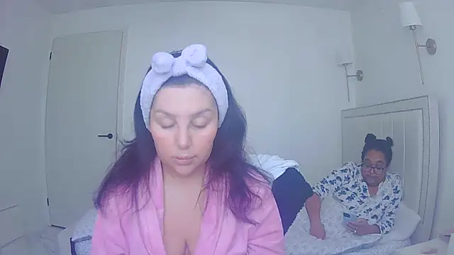 vanilla chocolate23 online show from 03/26/26, 09:07