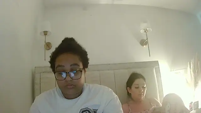 vanilla chocolate23 online show from 10/11/25, 08:26