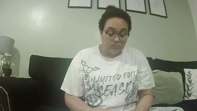 vanilla chocolate23 online show from 01/08/26, 08:31