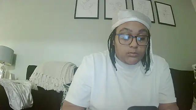 vanilla chocolate23 online show from 12/18/25, 08:19