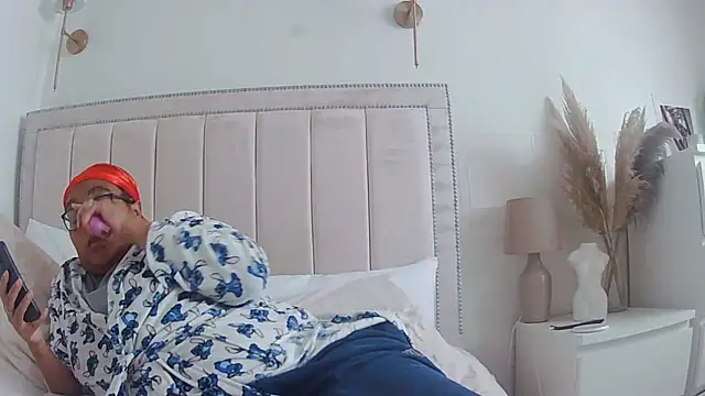 vanilla chocolate23 online show from 09/29/25, 03:39