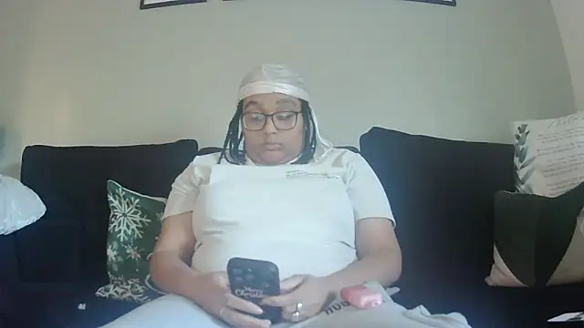 vanilla chocolate23 online show from 12/20/25, 10:51