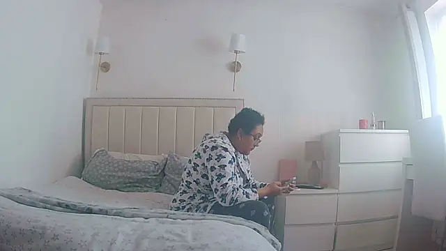 vanilla chocolate23 online show from 03/14/26, 12:00