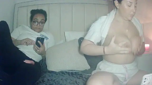 vanilla chocolate23 online show from 01/31/26, 09:02