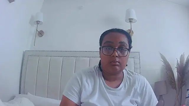 vanilla chocolate23 online show from 10/09/25, 08:15