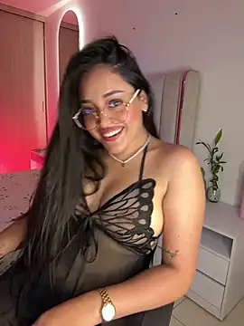 Snapshot of kenndall_21 chatting on 01/21/25, 02:33 kenndall 21 online show from 01/21/25, 02:33