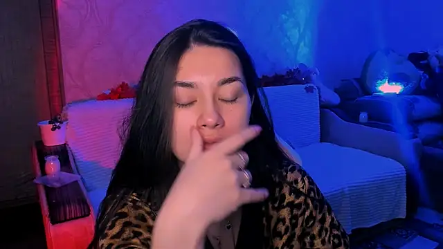 Swee Alicee online show from 02/11/26, 07:25