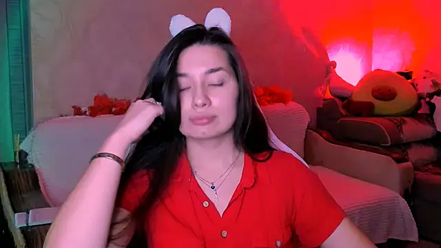 Swee Alicee online show from 10/28/25, 07:35