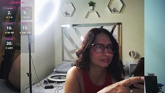marilynetthan online show from 05/18/26, 01:49