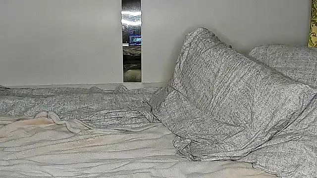 denlover1 online show from 01/30/25, 07:37