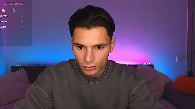 denlover1 online show from 10/31/25, 06:54