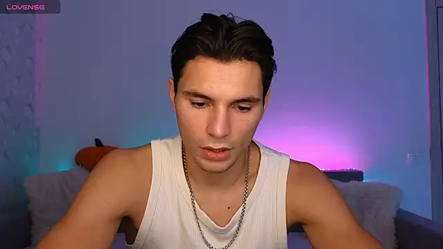 denlover1 online show from 10/26/25, 07:53