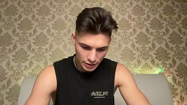 denlover1 online show from 02/12/25, 03:27