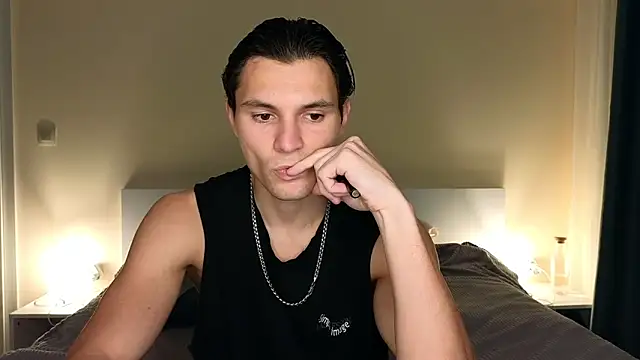 denlover1 online show from 04/12/26, 02:42