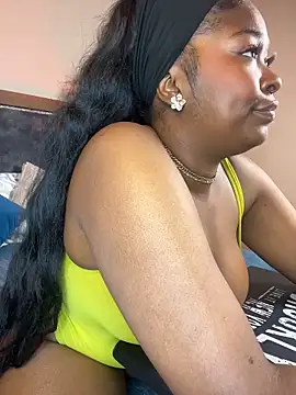 zoe 23  online show from 03/15/26, 12:01