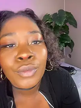 zoe 23  online show from 05/23/26, 11:09