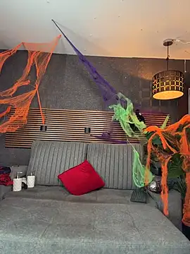 Snapshot of _EUFRATES_ chatting on 10/25/25, 05:02 EUFRATES online show from 10/25/25, 05:02