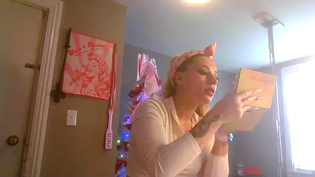 Snapshot of lexybabyxo chatting on 12/01/25, 01:23 lexybabyxo online show from 12/01/25, 01:23